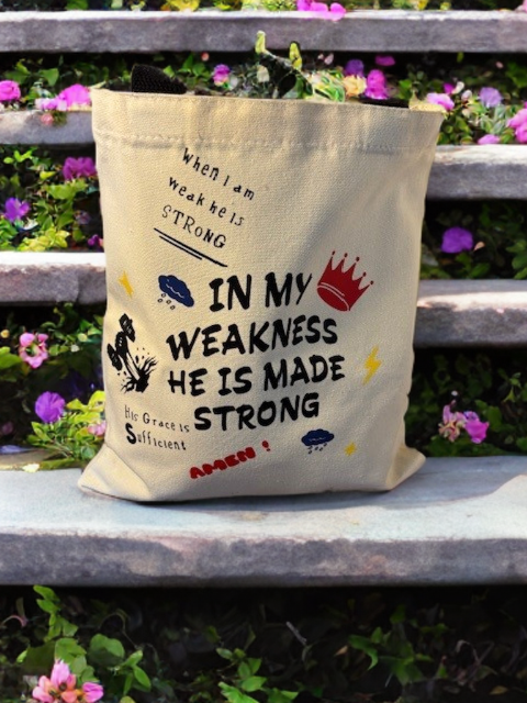 👜 Tote Bag Standard – In My Weakness He Is Made Strong